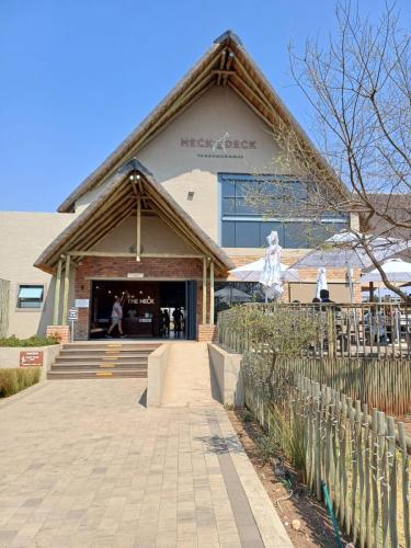 Neck and Deck restaurant entrance