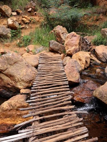 kingskloof-hiking-trail-river