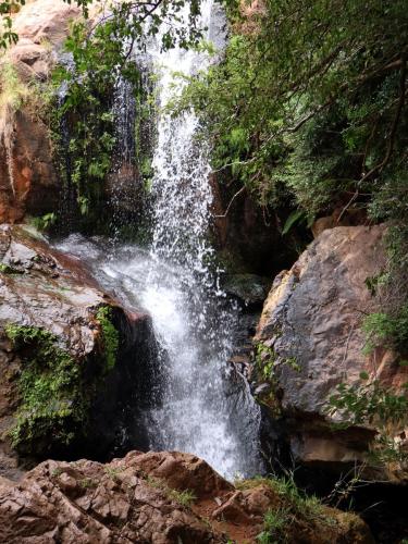 kingskloof-hiking-trail-waterfall